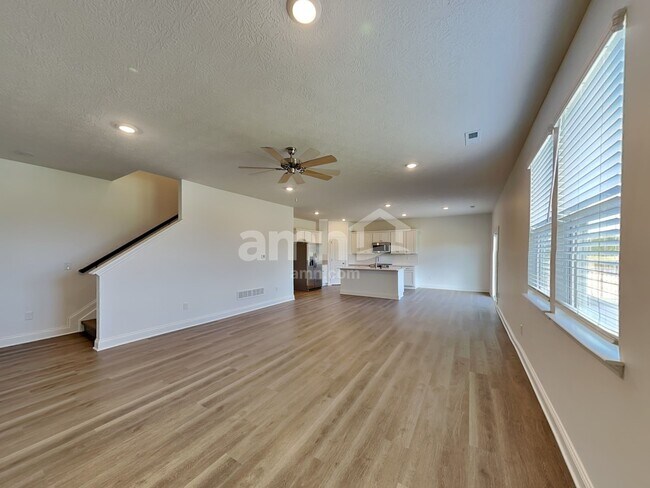 Foto del edificio - 9172 Henley Ave