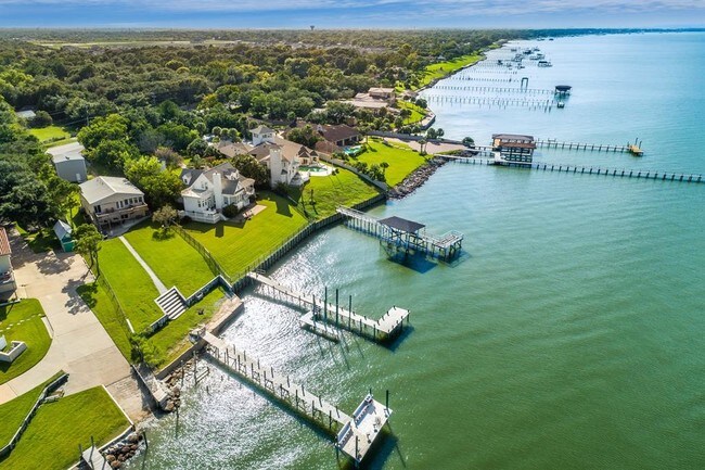 Foto del edificio - 5415 W Bayshore Dr