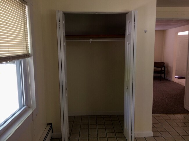 Foto del edificio - 12 Griffin Rd