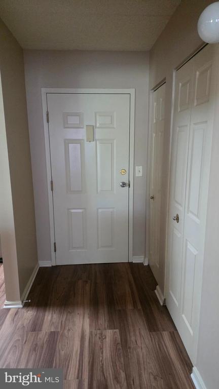 Foto del edificio - 7317 Eden Brook Dr