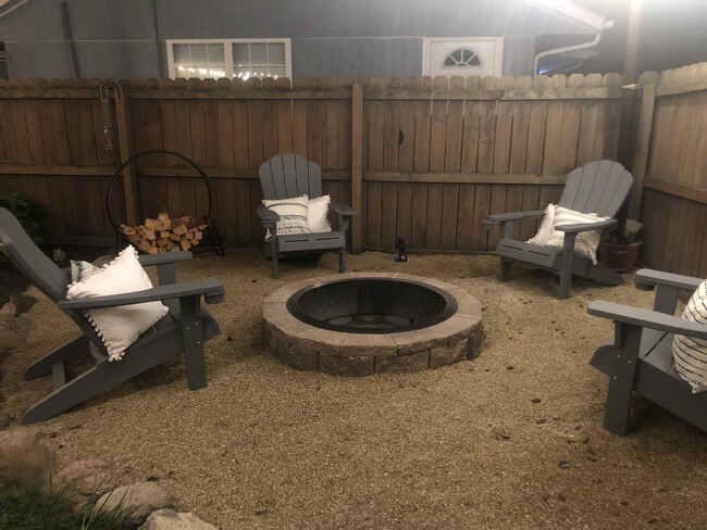 Backyard fire pit area - 516 W Darby Dr