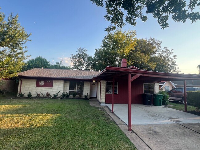 Foto del edificio - 5310 Grace Point Ln