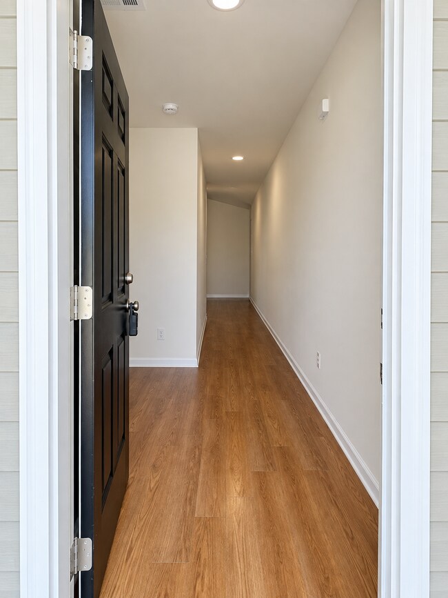Building Photo - 21 Miller Park Cir