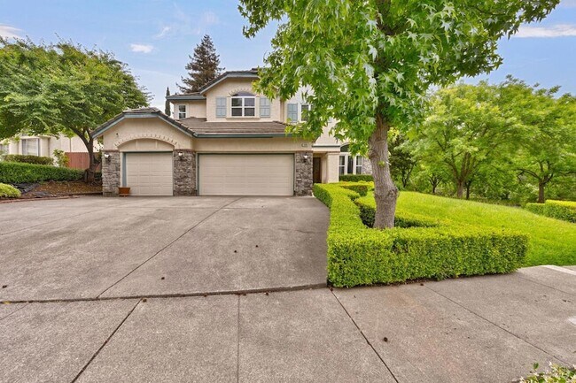 Building Photo - 3500 Crownridge Dr