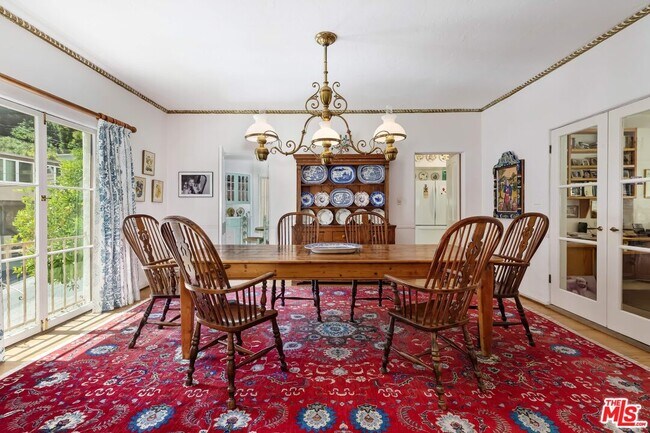 Foto del edificio - 2024 N Curson Ave