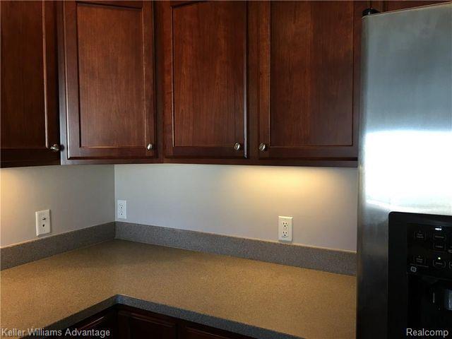 Building Photo - 27941 Hopkins Dr