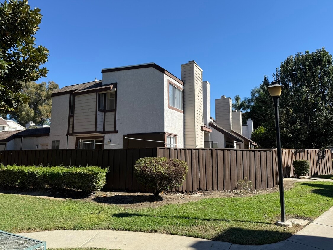 Primary Photo - 2237 S Greenwood Pl