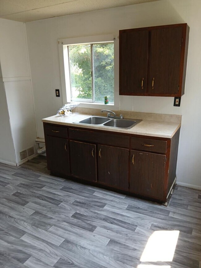Foto del edificio - Spacious 3 Bedroom House Located in North ...