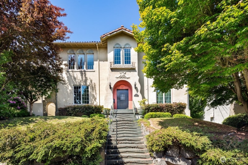 Photo - 2107 5th Ave N (Seattle, WA)