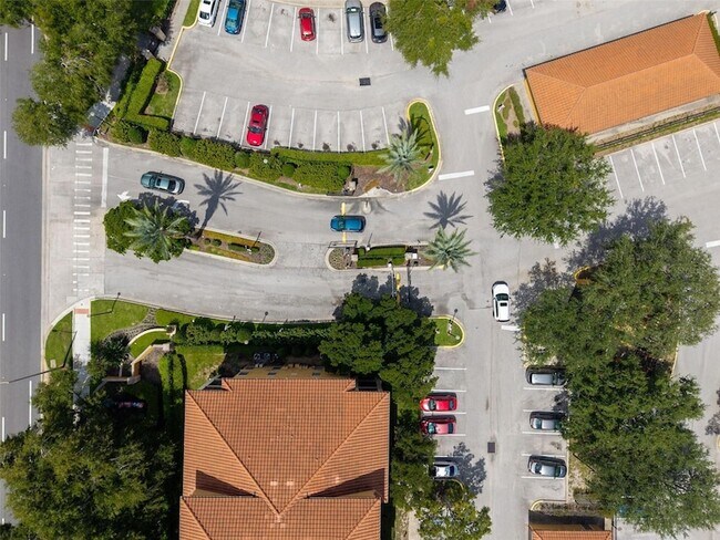 Foto del edificio - 6153 Metrowest Blvd