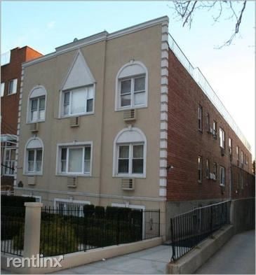 Building Photo - 119-50 Metropolitan Ave