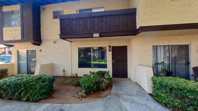 Foto del edificio - Charming 3 bedroom 2.5 bath Townhome in Co...