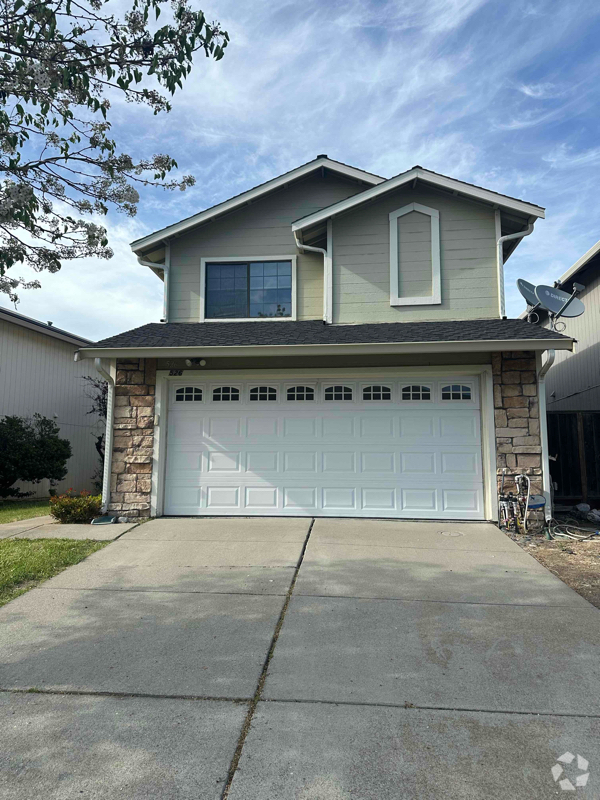 Building Photo - 526 Azores Cir