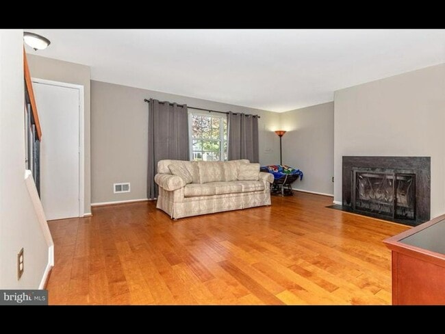 Building Photo - 3 Bedroom Townhome in Frederick