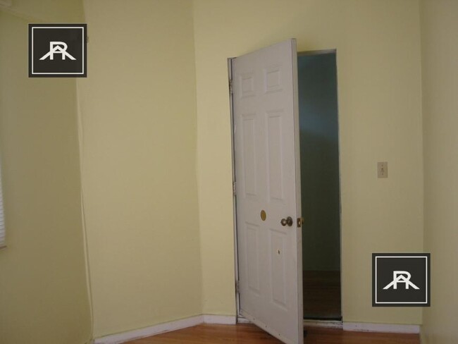 Building Photo - 6 bedroom in Brookline MA 02446