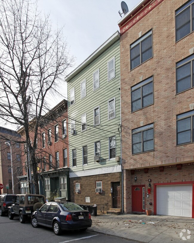 Building Photo - 104 Jefferson St