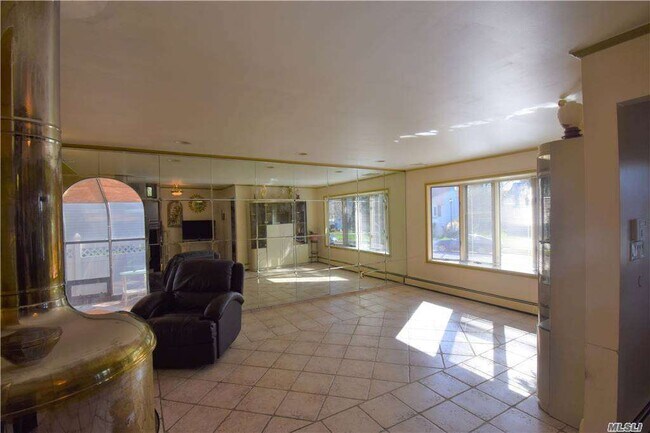 Foto del edificio - 3655 Libby Ln