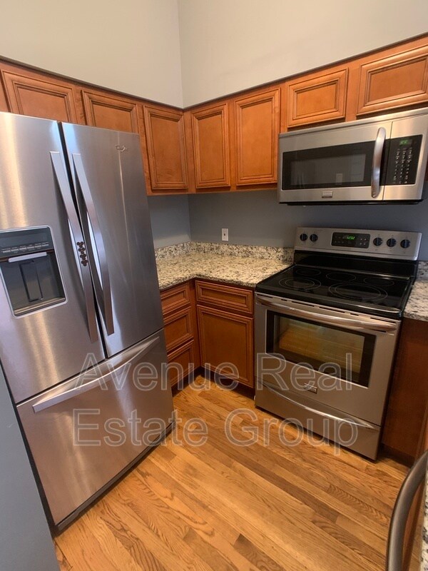 Building Photo - 2321 Rutger St
