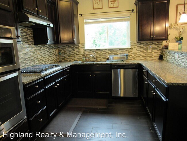 Building Photo - 3 br, 3 bath House - 1437 Grant Way