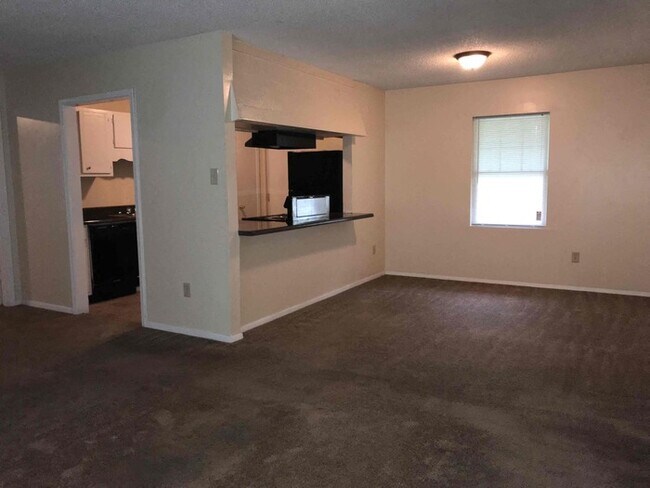 Building Photo - 6187 Scarlet Leaf Dr