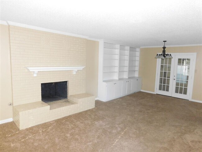 Building Photo - 1018 Pheasant Hollow Dr