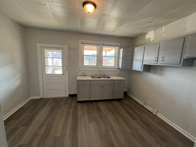 Building Photo - 520 Beaver Ave