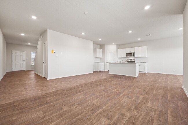 Foto del edificio - Like New Home in Golf Course Community!!!