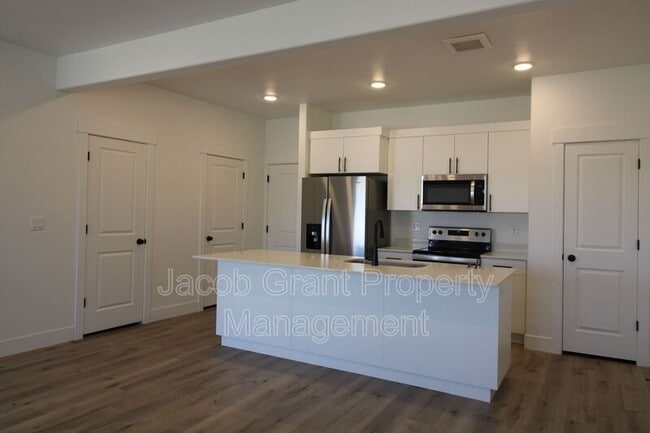 Building Photo - 651 S 2400 W