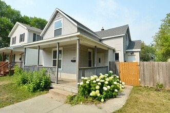 Building Photo - 418 N 5th St
