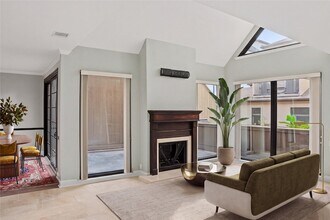 Building Photo - 102 Litchfield Ln