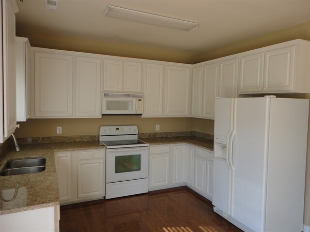 Foto del edificio - 10 Canso St