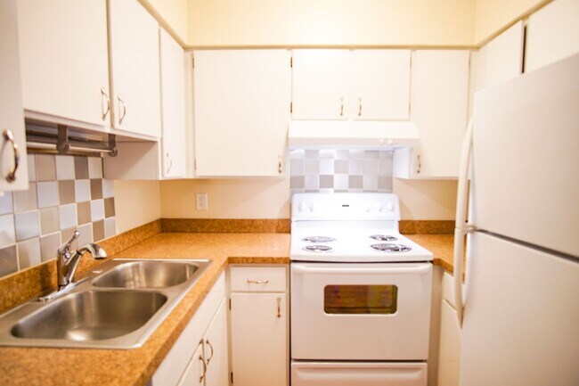 Foto del edificio - Sullivan's Gulch 1 Bed w/Hardwoods & Walk-...
