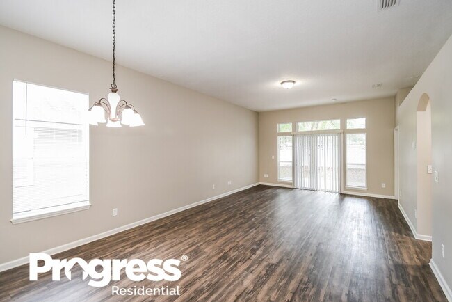 Building Photo - 10884 Campus Heights Ln