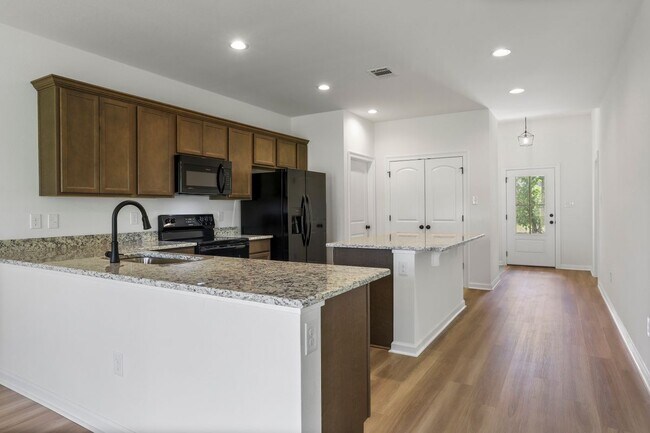 Foto del edificio - 13615 Ball Park Rd