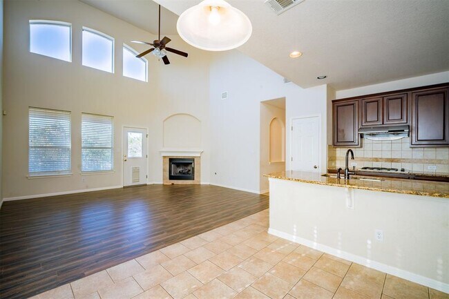 Building Photo - 12709 Lee Park Ln