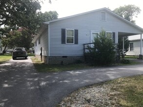 Building Photo - 816 Fisher Ferry St