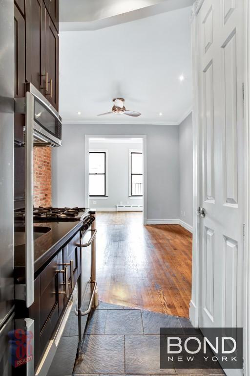 Building Photo - 250 Mott St