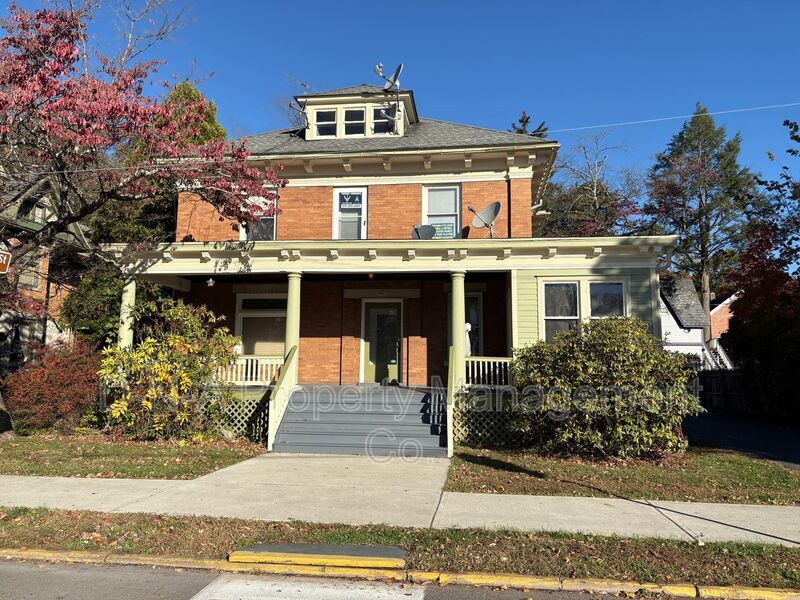 Foto principal - 552 Scott St