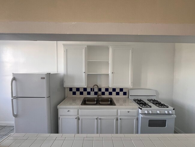 Building Photo - 3005 Main St