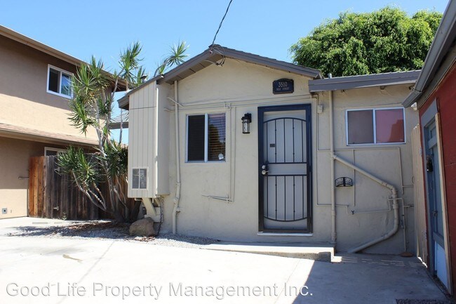 Building Photo - 1 br, 1 bath Apartment - 3510-12 Nile St