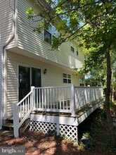 Building Photo - 921 S Talbot St