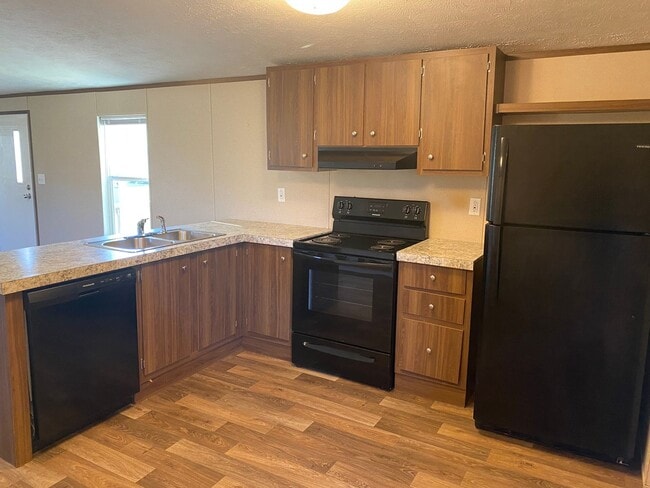 Building Photo - 102 Claude Simmons Rd