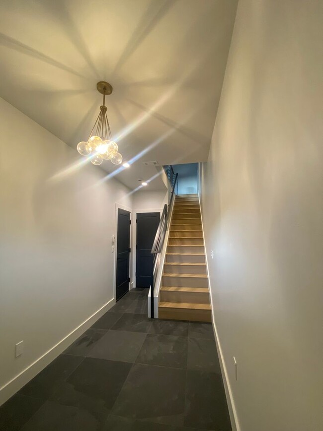 Foto del edificio - The Haverly Townhomes unit 3B available th...