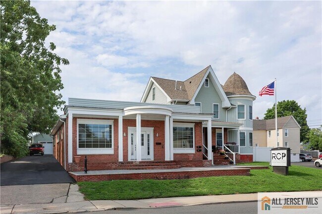 Foto del edificio - 215 Washington Rd