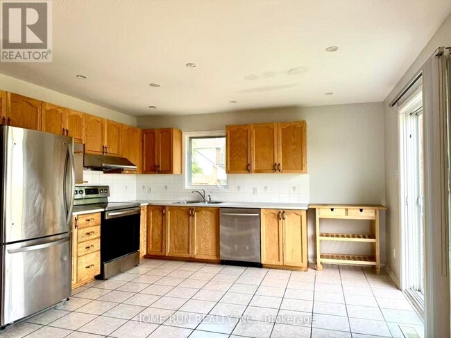Building Photo - 1 Sandstone Ct