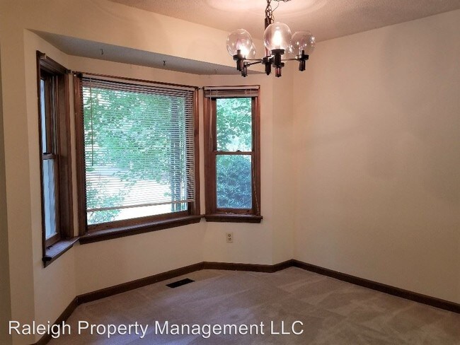 Building Photo - 6917 Glendower Rd