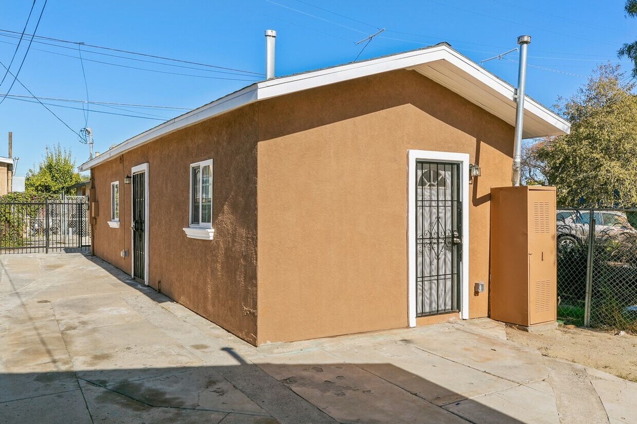 Foto principal - 3838 Superior St