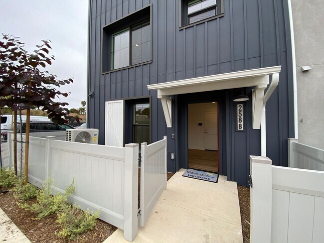 Foto del edificio - New Build 3bd/3bth in Coral Ridge Communit...