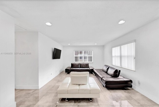 Foto del edificio - 4530 SW 54th St