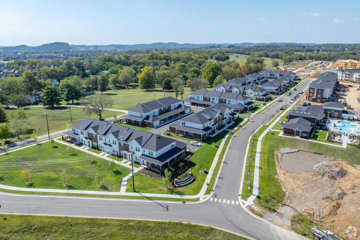 Building Photo - Chartwell Commons at Green Lea